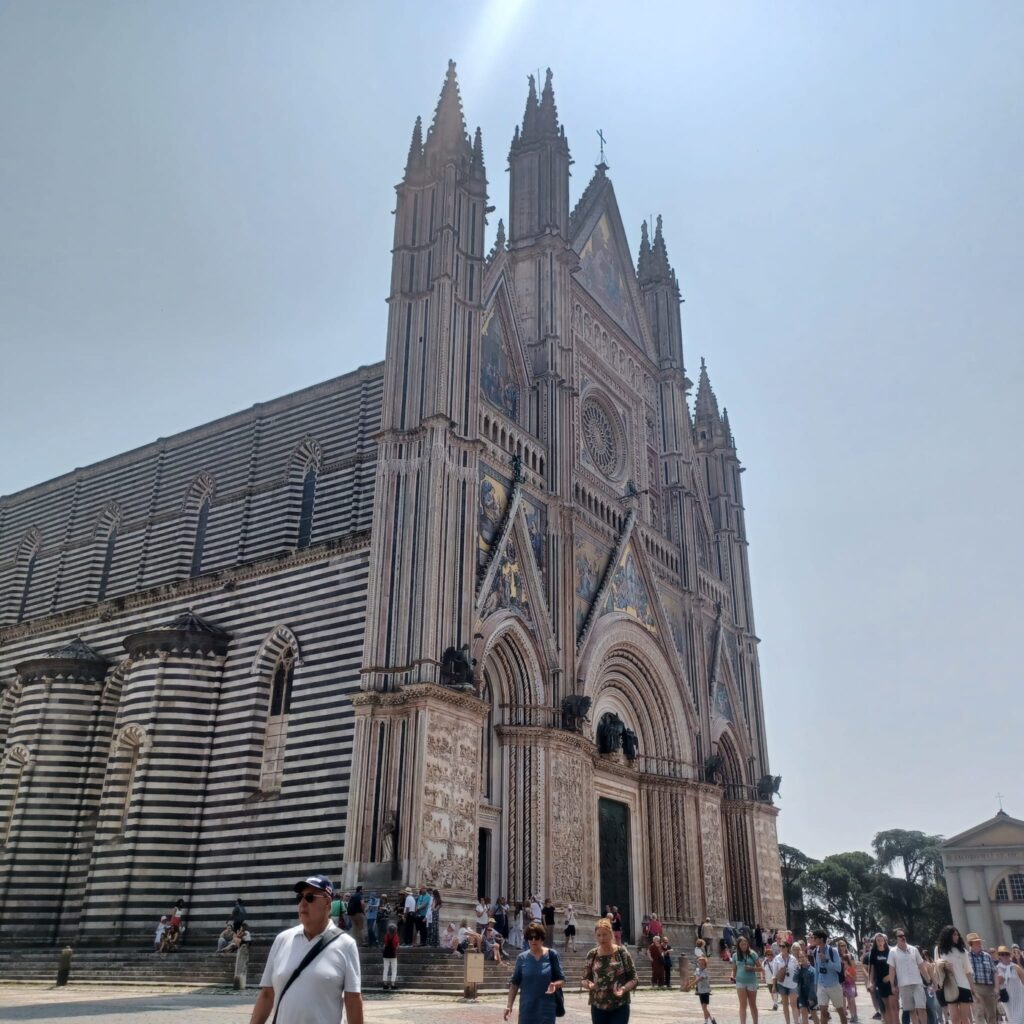 Der imposante und schöne Dom von Orvieto - 10.06.2025