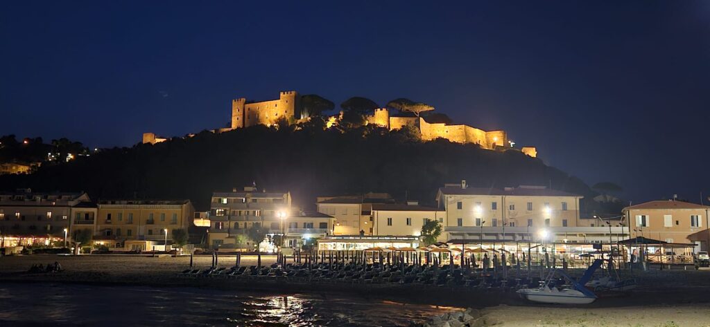 Uferpromenade und Burg by night - 11.06.2025