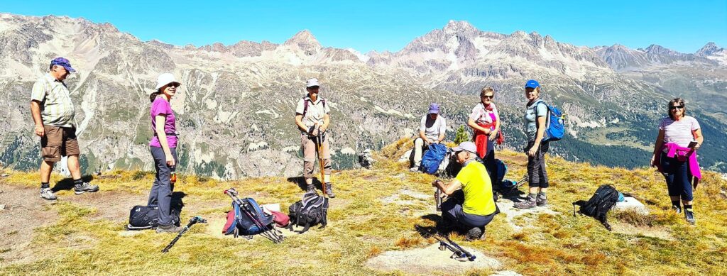 Zeit für eine Rast auf der 6-Seen-Wanderung, ab Bergstation Furtschellas, oberhalb Sils Maria - 26.08.2025, Erika