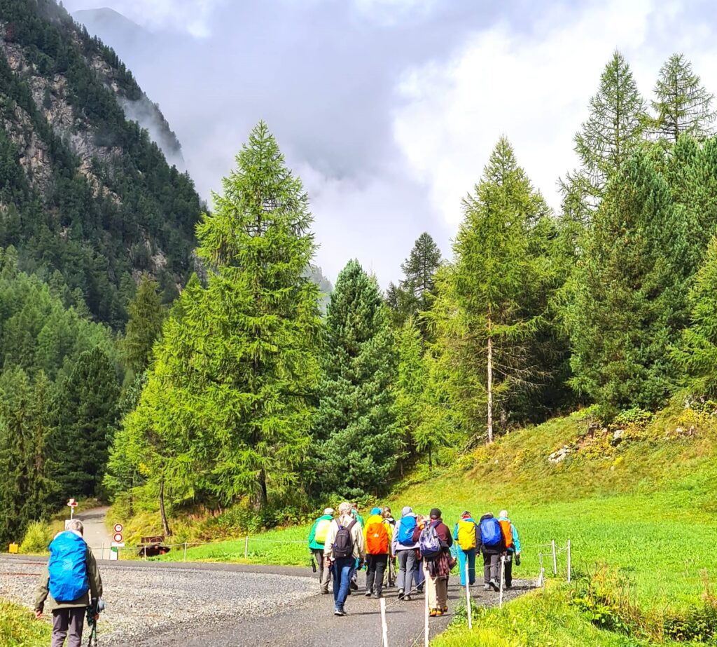 Für die Schlusswanderung sind wir alle miteinander unterwegs auf dem Märliweg von Bever nach Spinas - 29.08.2025, Erika