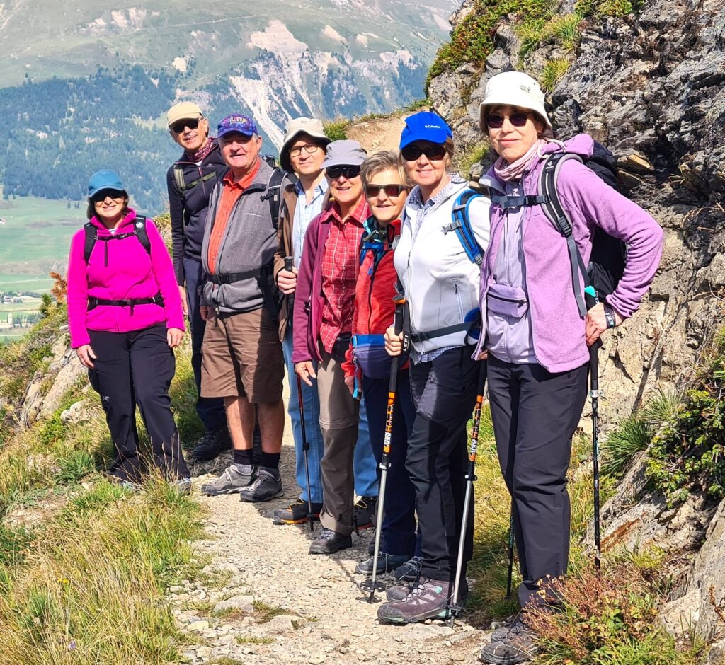 Die Gruppe unterwegs Richtung Muottas Muragl - 25.08.2025, Erika