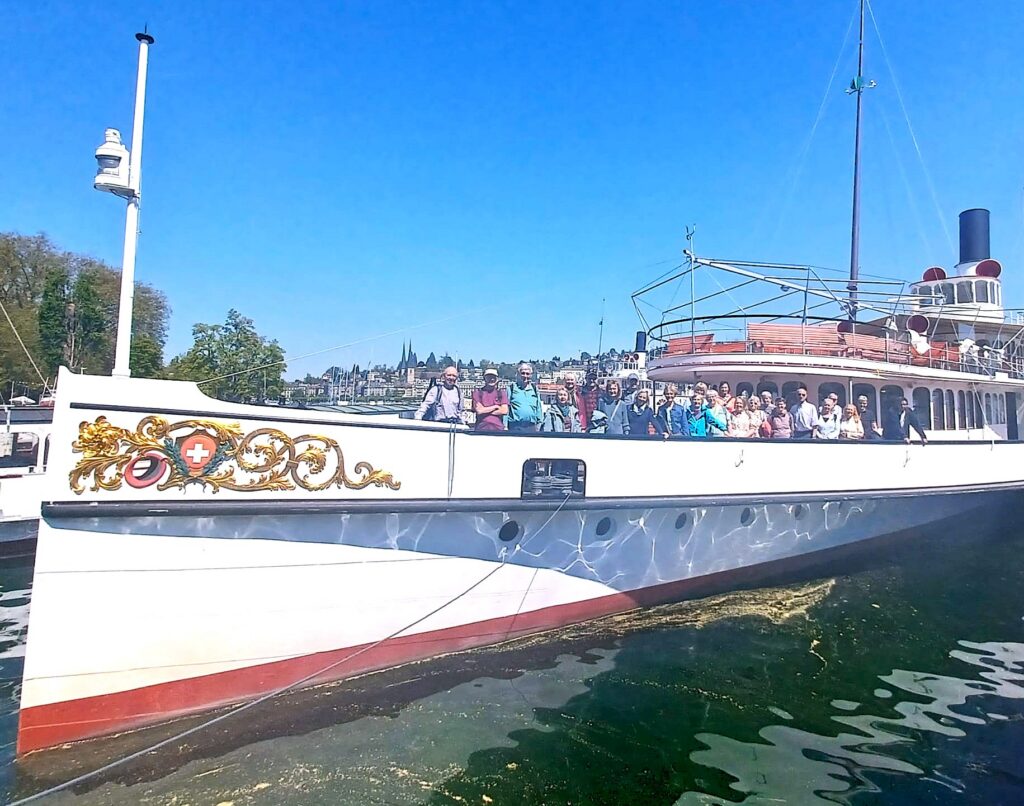 Gruppenbild auf dem stolzen Dampfer UNTERWALDEN - 25.04.2026