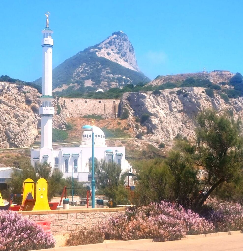 Die Ibrahim-al-Ibrahim-Moschee an der südlichen Spitze von Gibraltar am Europa Point. Sie liegt am Fusse des Affenfelsens. - 08.06.2026